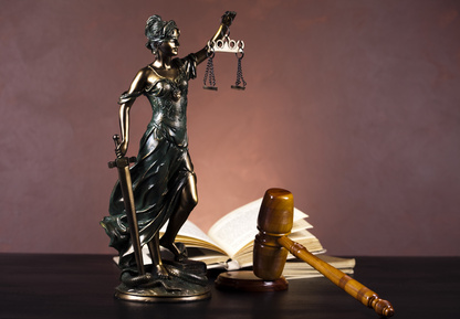 Statue of Lady Justice © Sebastian Duda, Fotolia #35822634.