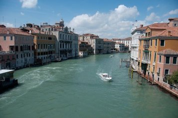 319833_10150779623531818_1625782982_n